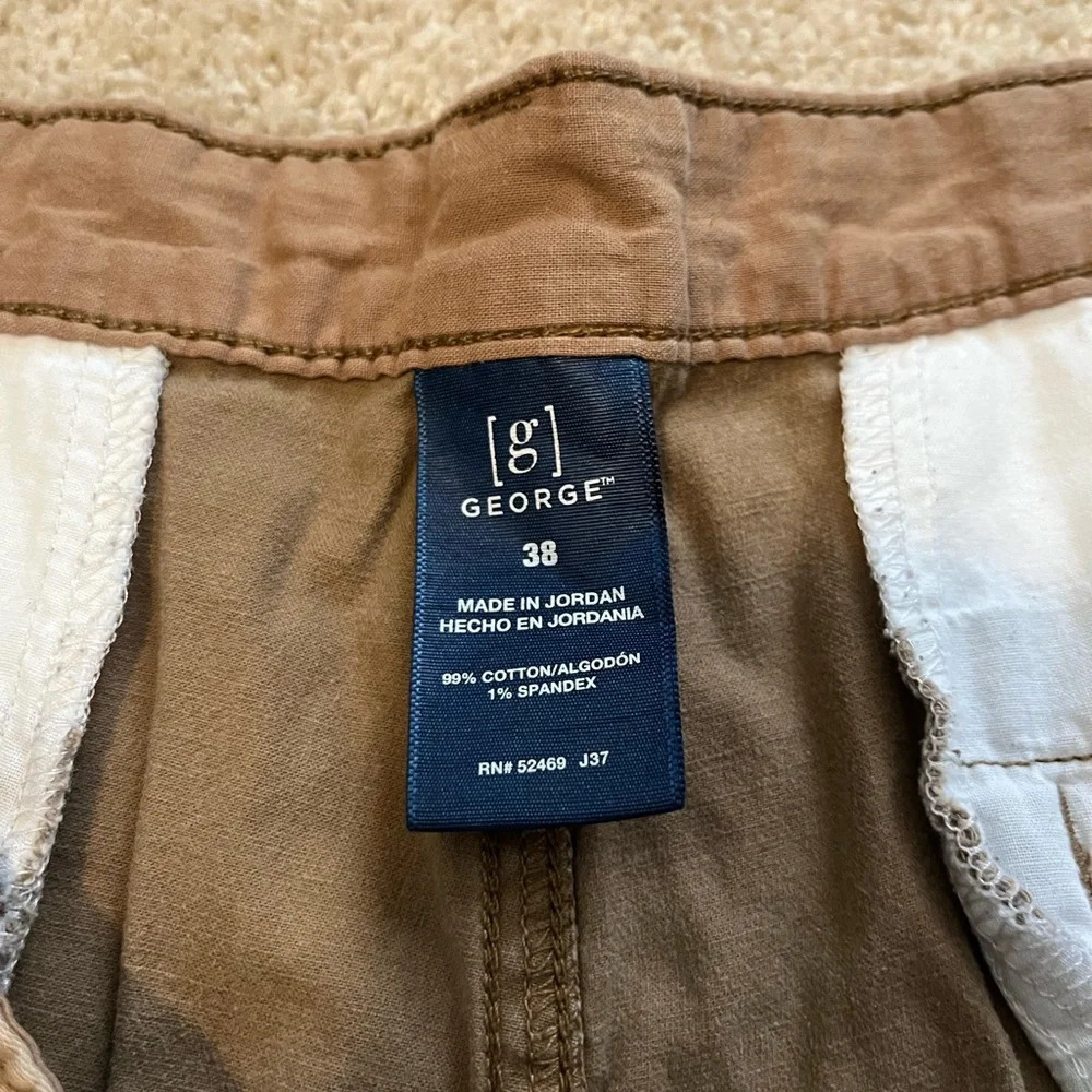 Men’s Khaki Shorts - Picture 3 of 8